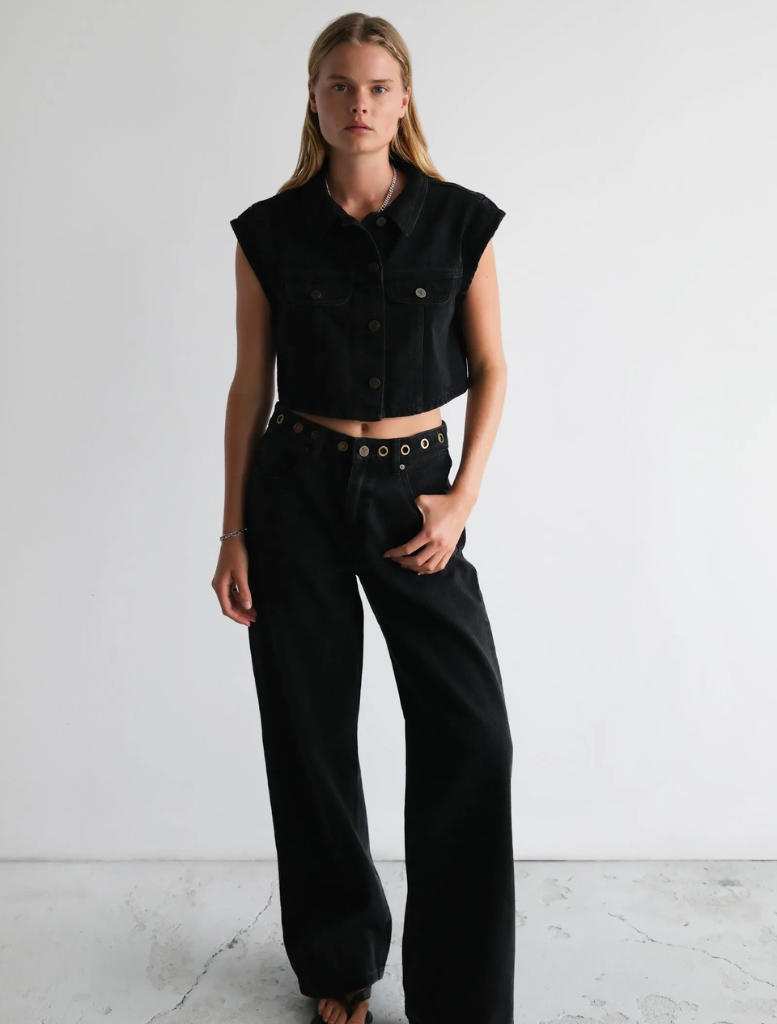 95 Mid Baggy jeans in Brie Eyelet, featuring a relaxed fit and eyelet detailing for a stylish, casual look.