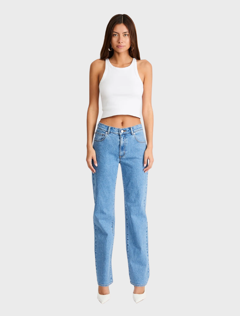 Mid-rise straight jeans named Debbie, featuring a classic fit and versatile style for everyday wear.