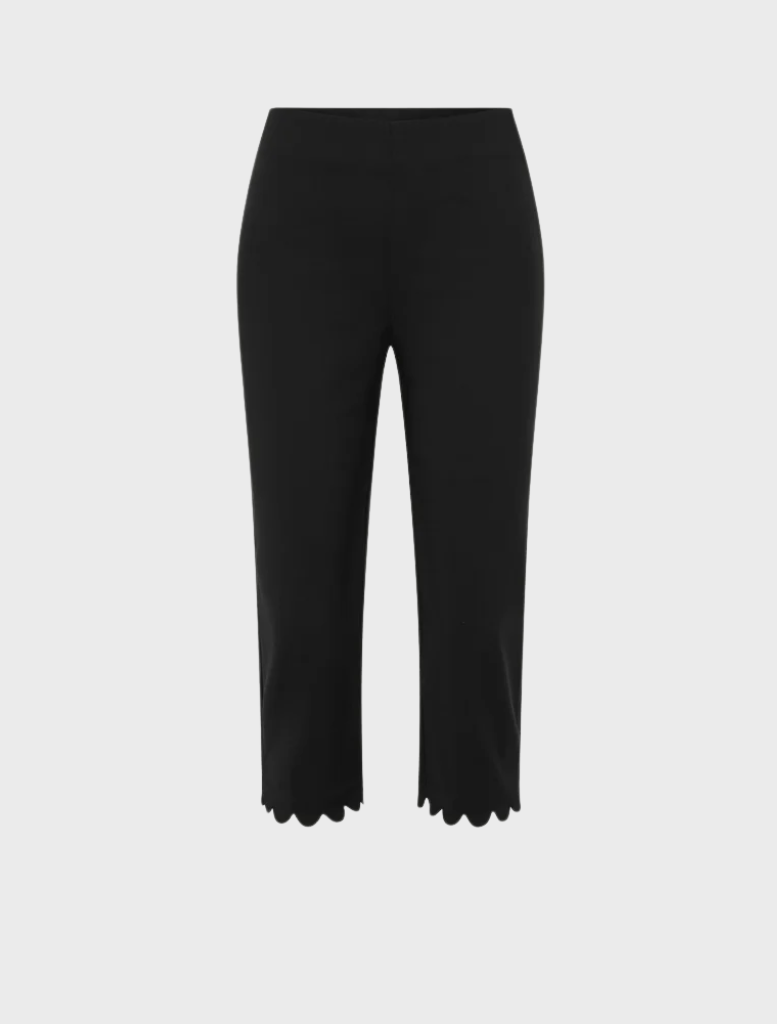 Black Alfie Capri pants combine a retro-inspired design with a scalloped hem and elastic waistband for a sophisticated look.
