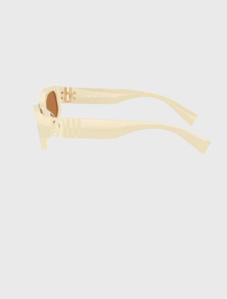 A milk carton adorned with brown sunglasses, showcasing a playful and whimsical presentation.