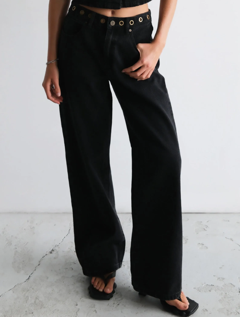 95 Mid Baggy in Brie Eyelet, showcasing a comfortable fit with decorative eyelet accents for a trendy appearance.