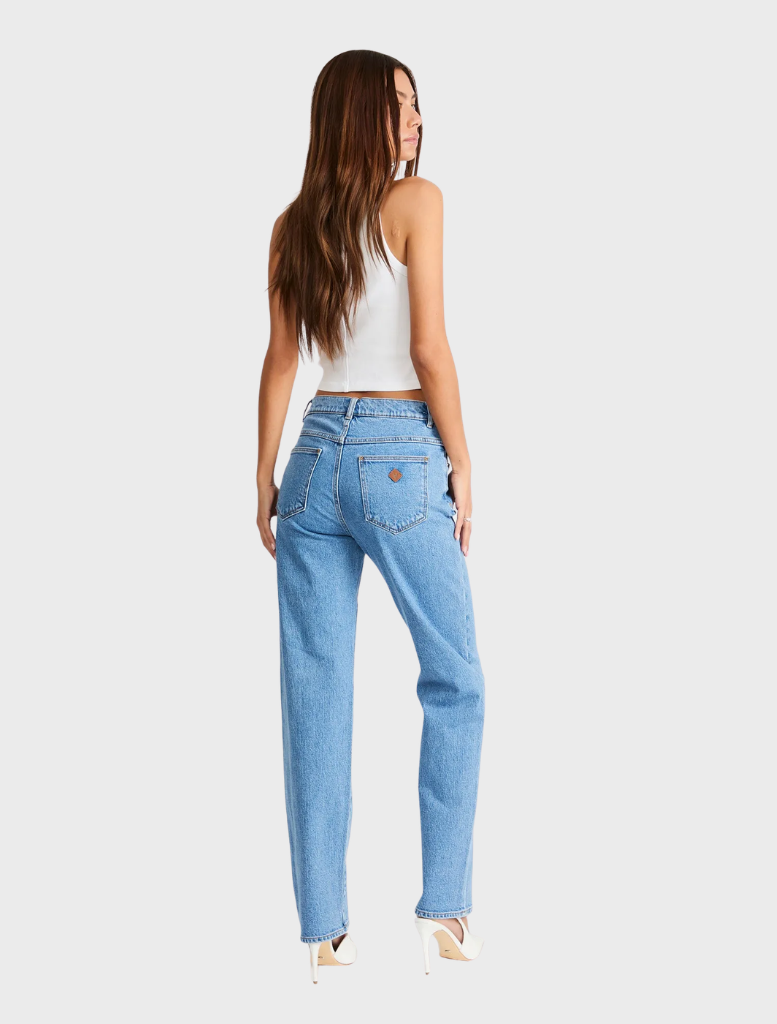 Debbie mid straight jeans, offering a flattering fit with a straight leg cut, ideal for a chic, casual look.