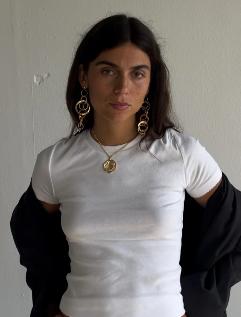 Carolina earrings in gold, showcasing a refined and stylish design ideal for enhancing formal or casual attire.