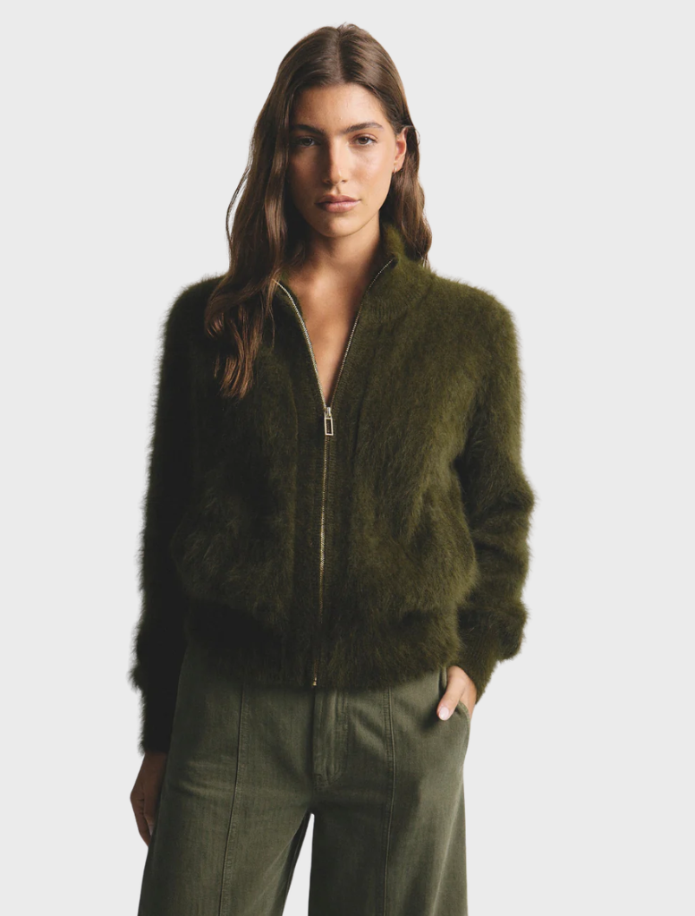 Moss green zip-up bomber jacket made of cashmere, designed for warmth and elegance with ribbed detailing.