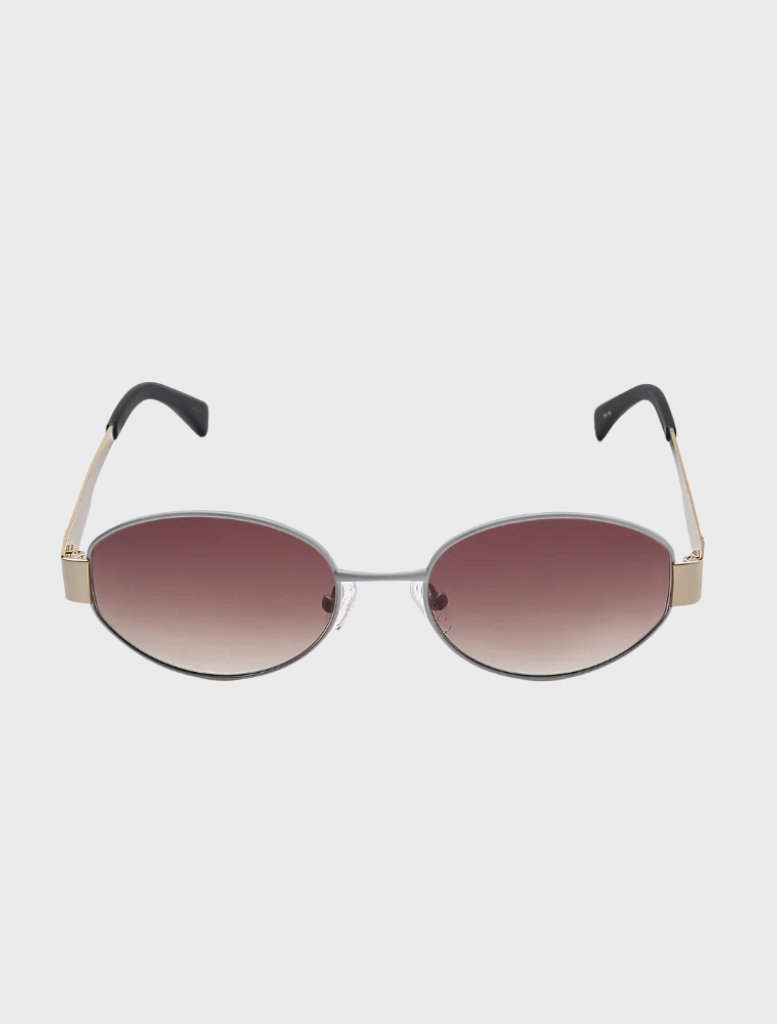 Montana style with a harmonious mix of gold, white, and brown tones in a sophisticated design.
4. A Montana design displaying