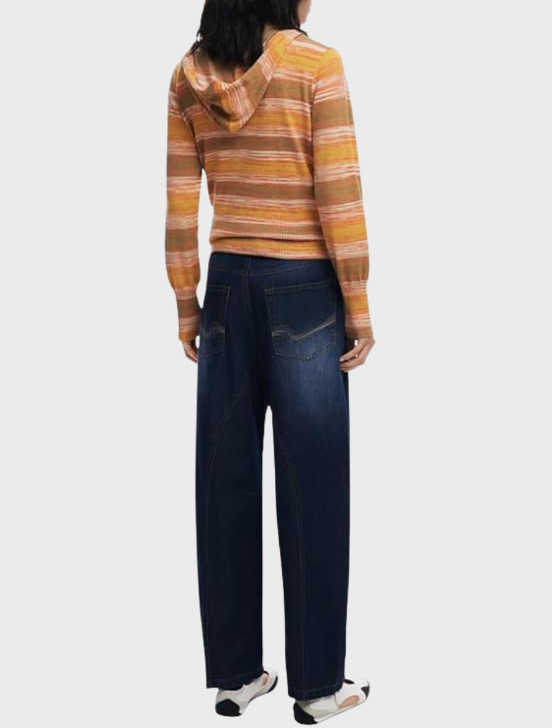 Orange women's hoodie with a trendy striped pattern, ideal for a relaxed and fashionable look.