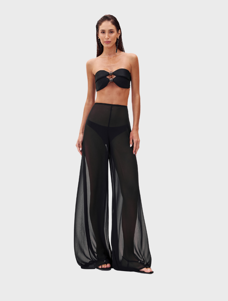 Black Karima set featuring a stylish top and matching bottoms, designed for a chic and modern look.