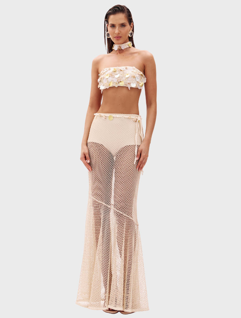 Leblanc Set in beige, featuring elegant design and soft fabric, ideal for stylish home decor.