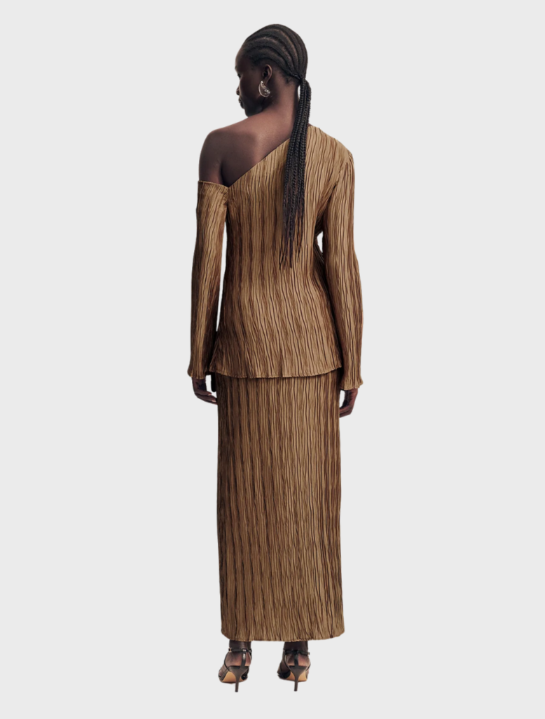Oak-colored Leda long sleeve top with an asymmetrical design, offering a contemporary and fashionable silhouette.