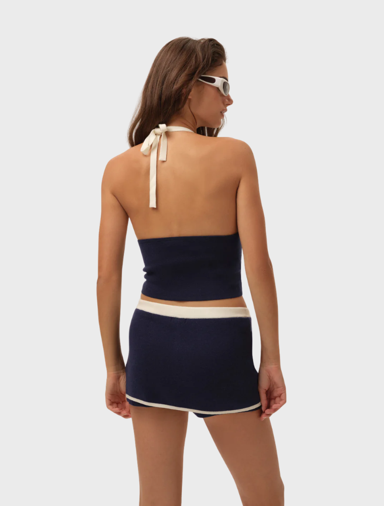 Elegant navy skort from Caroline, perfect for both active and casual occasions.