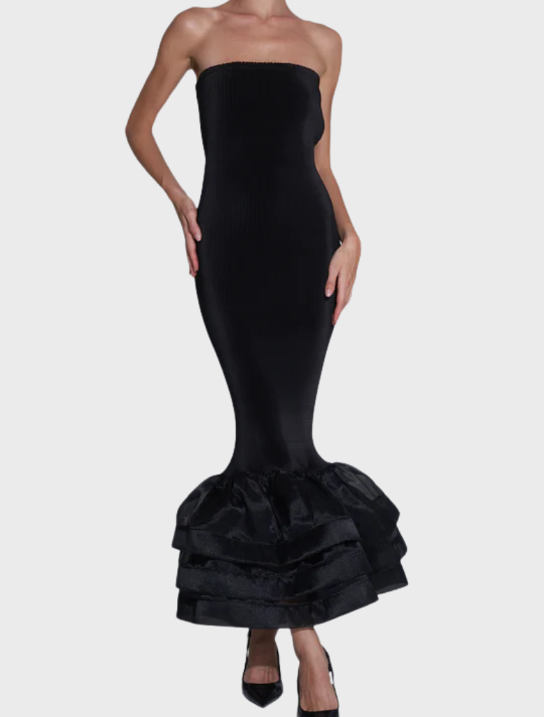 Stylish noir Ramblas dress with a sleek design and graceful draping, ideal for evening events.