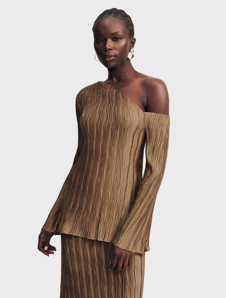 Oak-colored Leda long sleeve top with an asymmetrical design, offering a contemporary and fashionable silhouette.