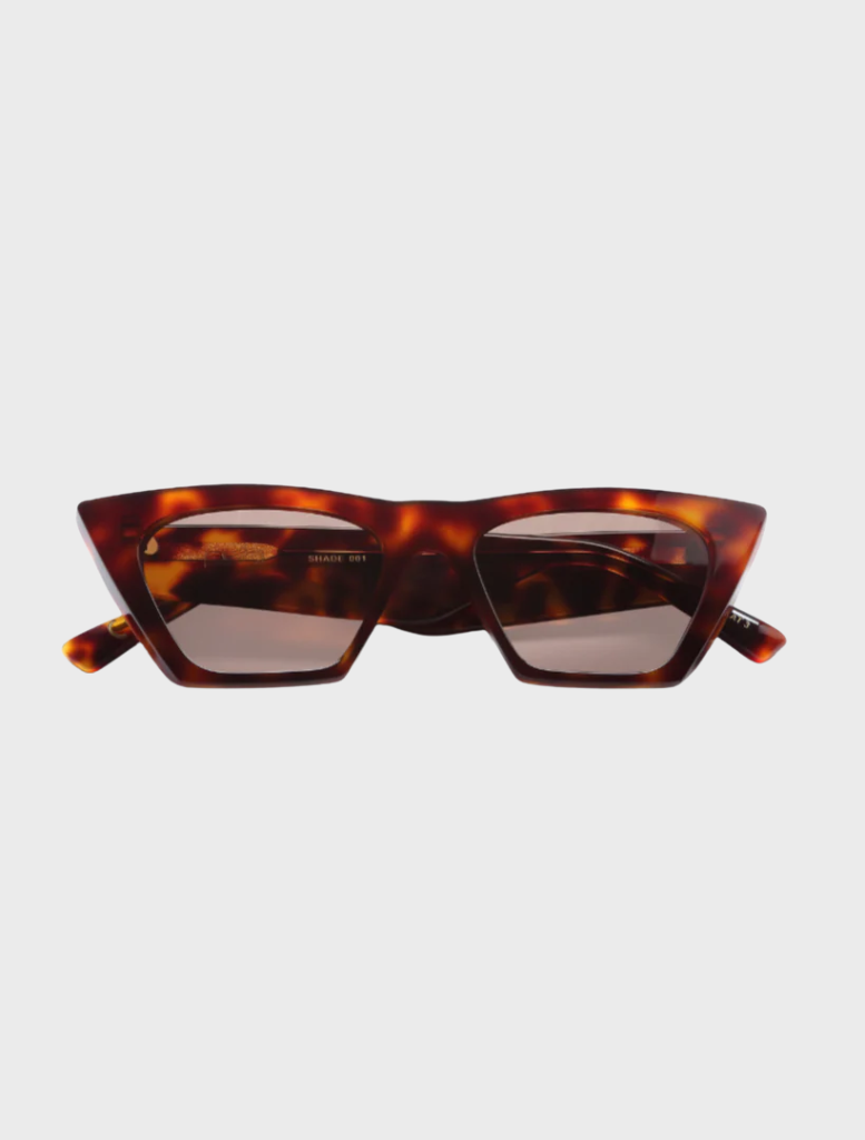 Rozalia Shade 001 in rich tortoise brown, featuring a stylish design suitable for various occasions.