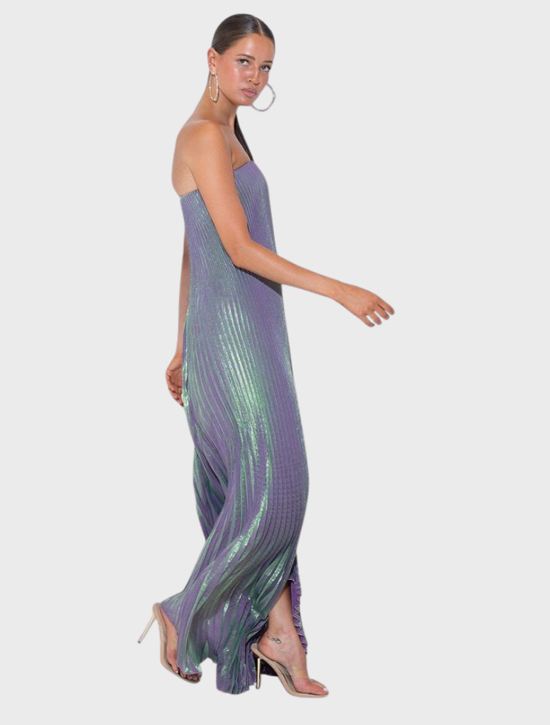 Timeless black tie gown showcasing a strapless design and V detail, perfect for sophisticated soirées.