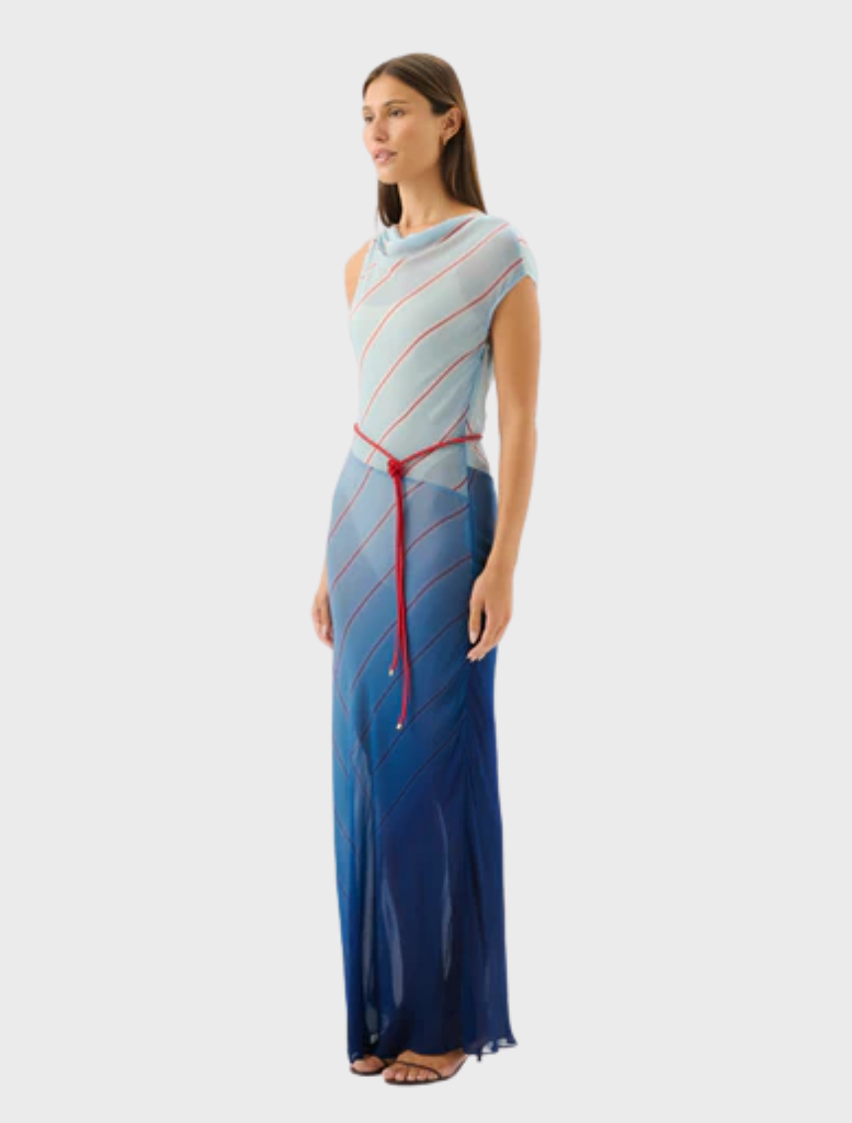 Long Capri maxi dress with colorful stripes reminiscent of the sea, perfect for summer outings.