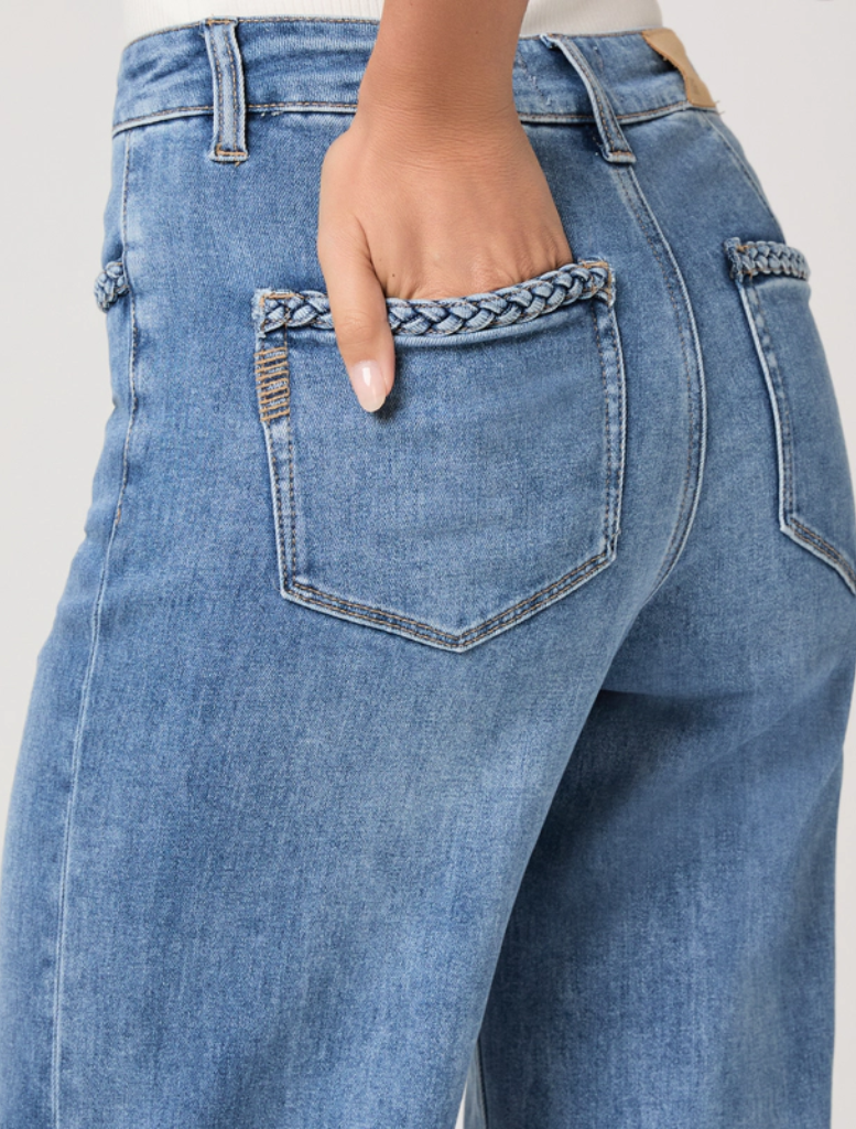 Anessa 31 Wide Leg Jean in Encino, featuring a fashionable wide leg design perfect for casual or dressy occasions.