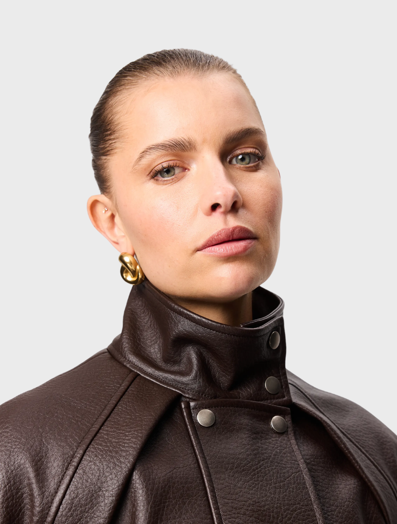 Stylish Jordan jacket in Espresso color, designed for comfort and versatility in casual or sporty settings.