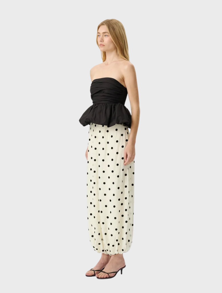 The Heirloom Dot Willow Pant showcases a relaxed balloon silhouette, tapering at the ankle, emphasizing beautiful texture.