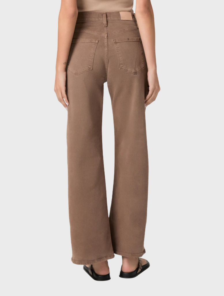 Vintage Canewood Arellia Skimmer Barrel Jean, highlighting a chic barrel leg design and a comfortable, relaxed fit.
