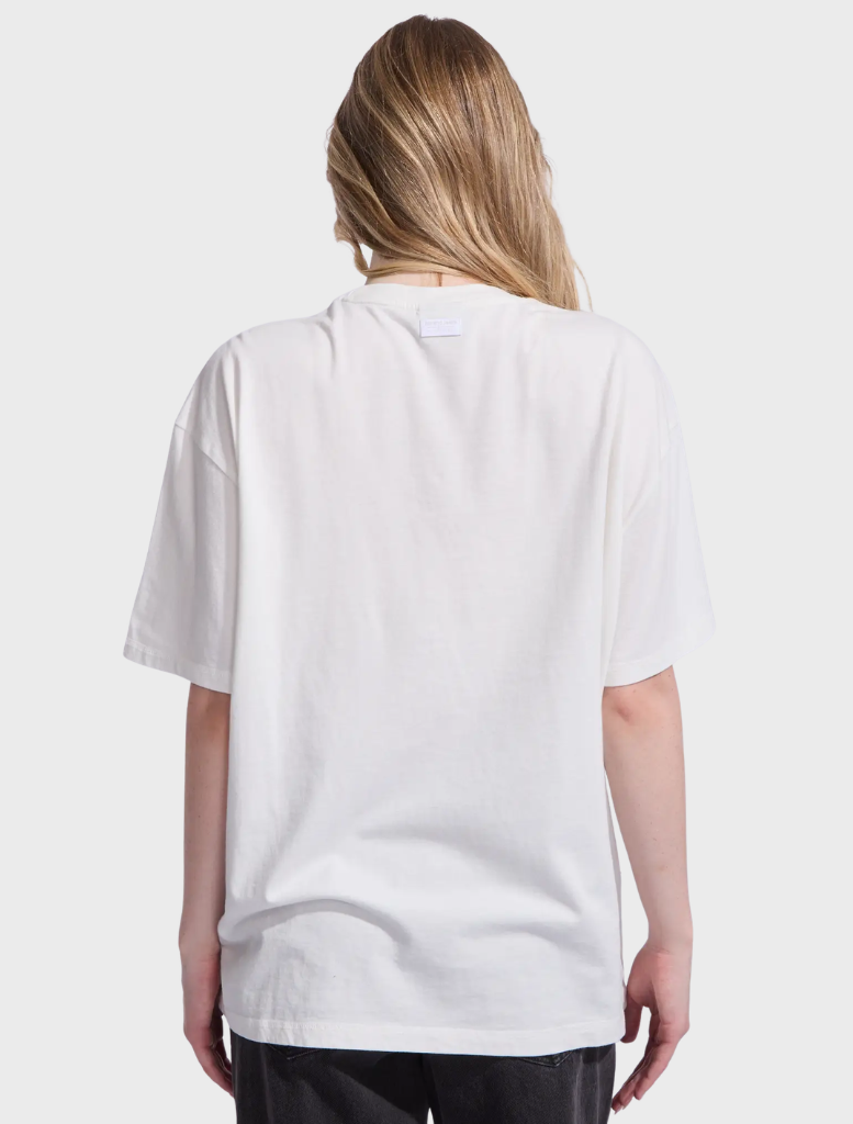 White sand Babygirl Tom Tee, designed for a casual look with a soft fabric and relaxed silhouette.