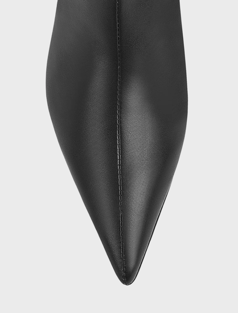 Black Ben Boot designed with a refined silhouette, crafted from high-quality leather for comfort and style in any setting.