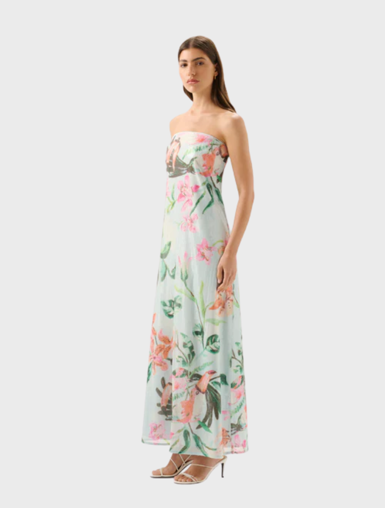 Stunning Bianca sequin dress featuring a glamorous sparkle, ideal for special events and celebrations.