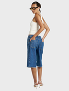 Relaxed tailored Copenhagen Short in Bleu, designed for comfort and style, perfect for casual outings and sunny days.