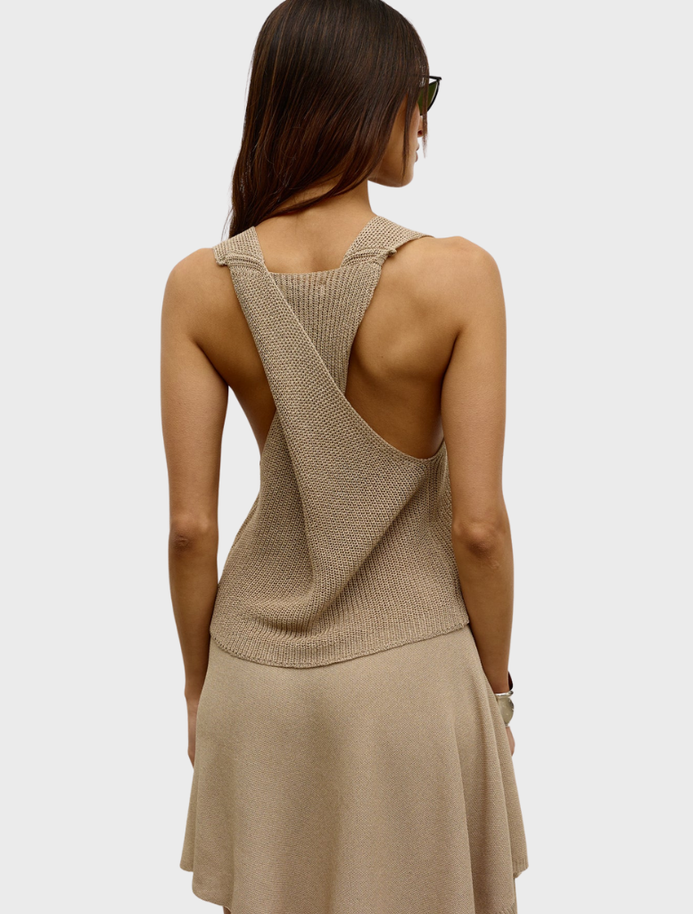 Frankie Top in a soft Dune shade, showcasing a modern cut ideal for versatile styling options.