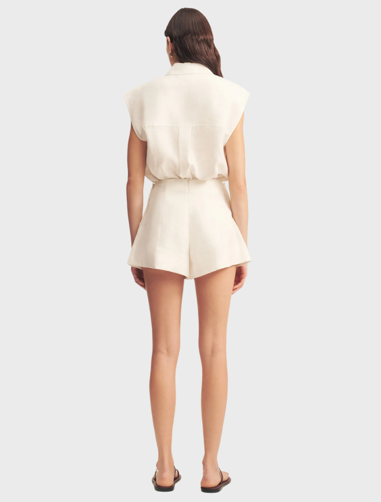 Stylish ivory Eellington button-up short, designed for comfort and versatility in any wardrobe.