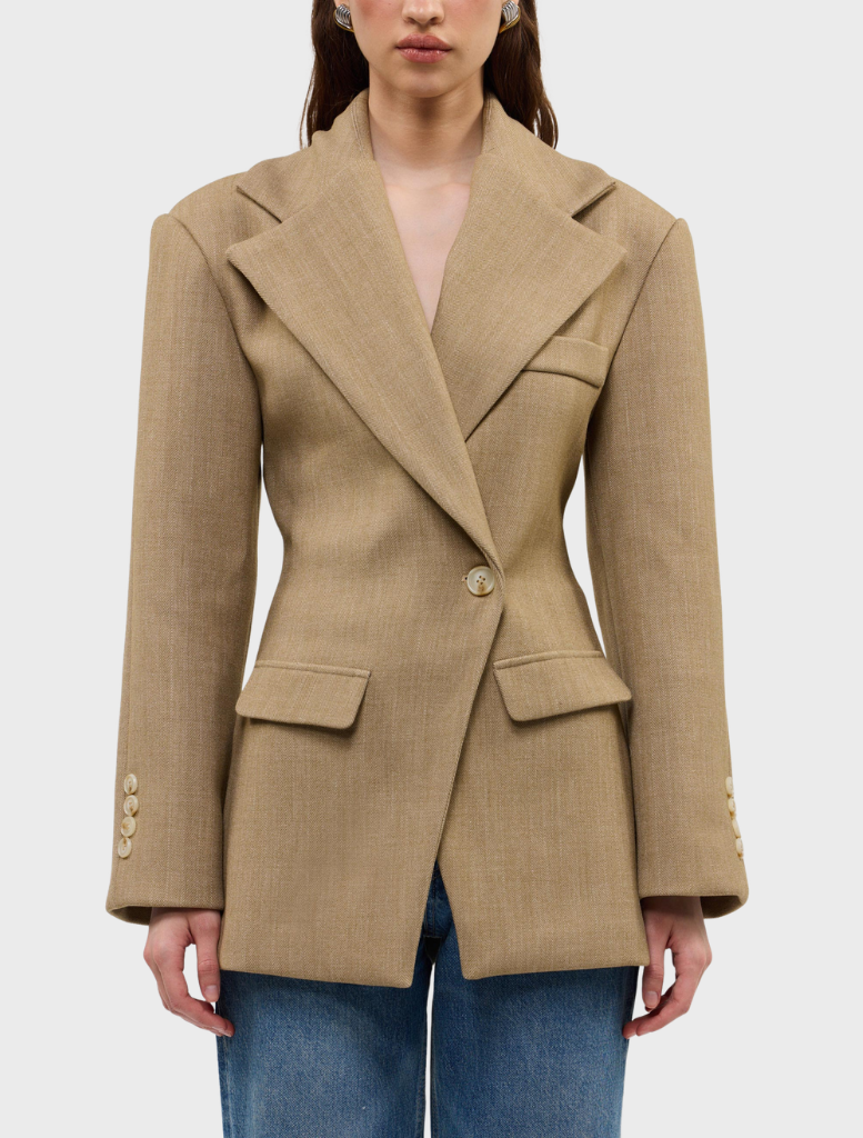 Stylish caramel Saskia cinched blazer featuring a fitted silhouette and elegant design, perfect for various occasions.