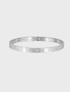Stylish silver Elva bracelet showcasing a refined design, suitable for both casual and formal occasions.