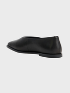 Stylish black jade ballet flats, designed for comfort and versatility in everyday fashion.