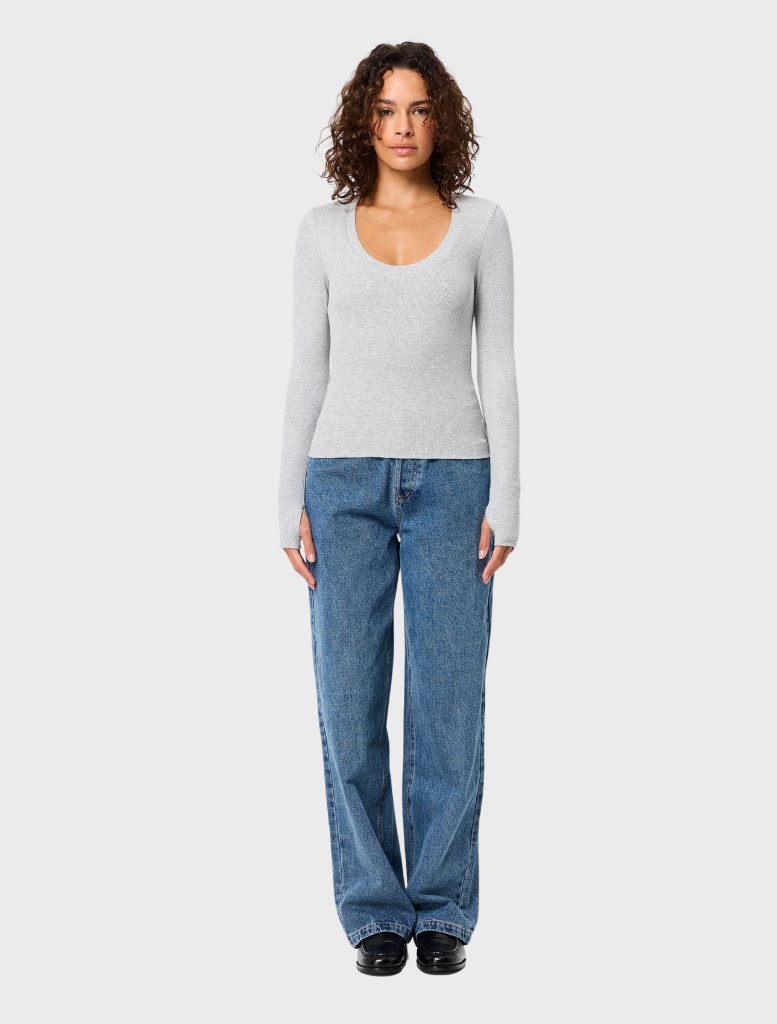 Lincoln Top, colored in Greymarle, designed for comfort and elegance, perfect for both everyday wear and special occasions.