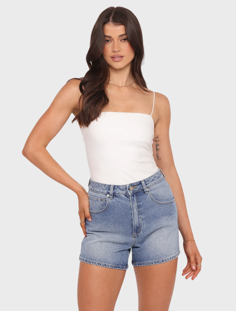 Venice shorts in Paloma color, showcasing a comfortable design and lightweight material, ideal for warm weather wear.