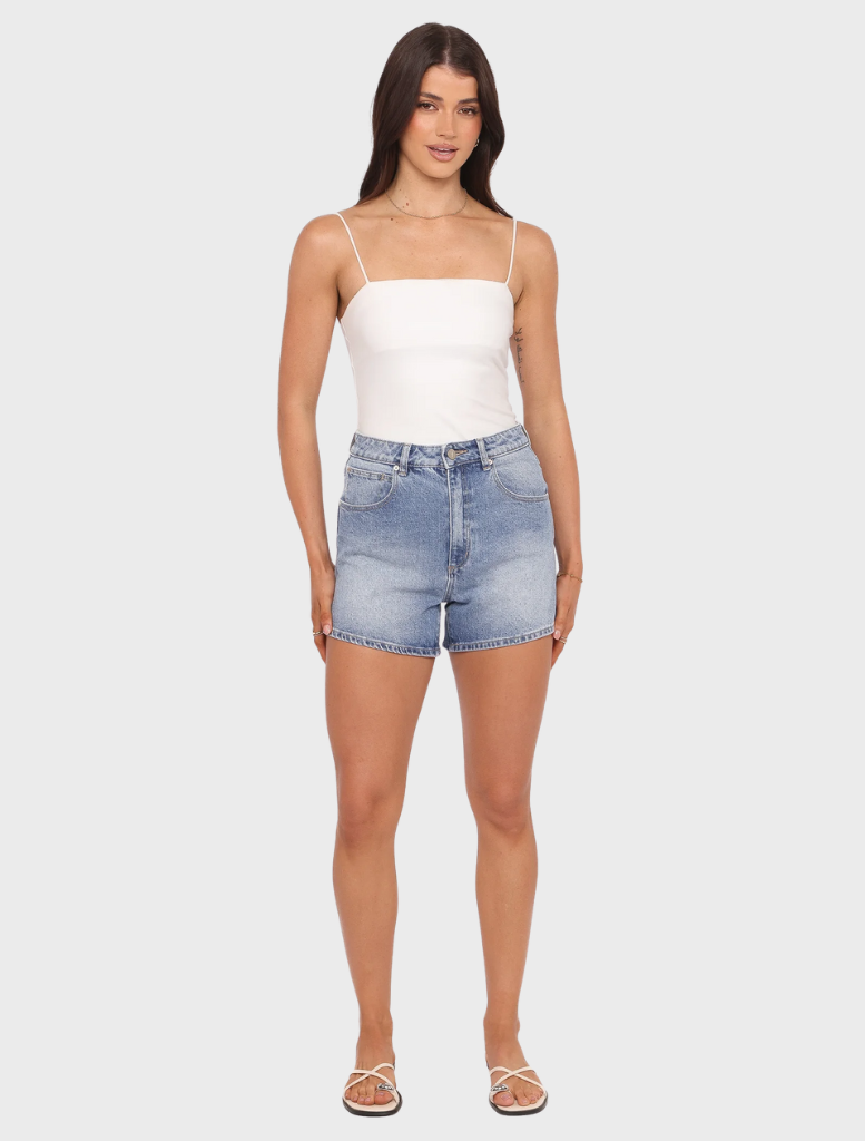 Venice Short - Paloma: Elegant, lightweight shorts designed for comfort and style, ideal for summer activities.
