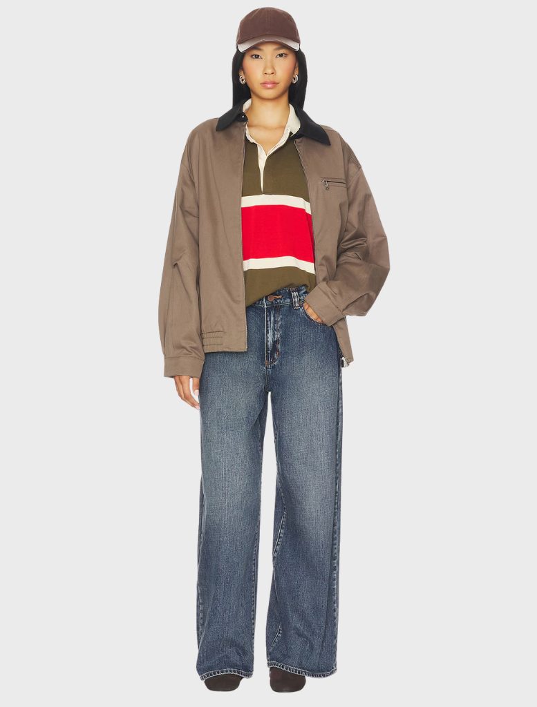 95 Super Baggy - Prue, a stylish oversized bag featuring a unique design and vibrant colors, perfect for casual outings.