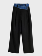 Solid long trousers with a straight cut, designed for comfort and style in both casual and business environments.