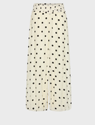 Featuring a unique Heirloom Dot texture, the Willow Pant offers a stylish balloon shape that narrows at the ankle for relaxed elegance.