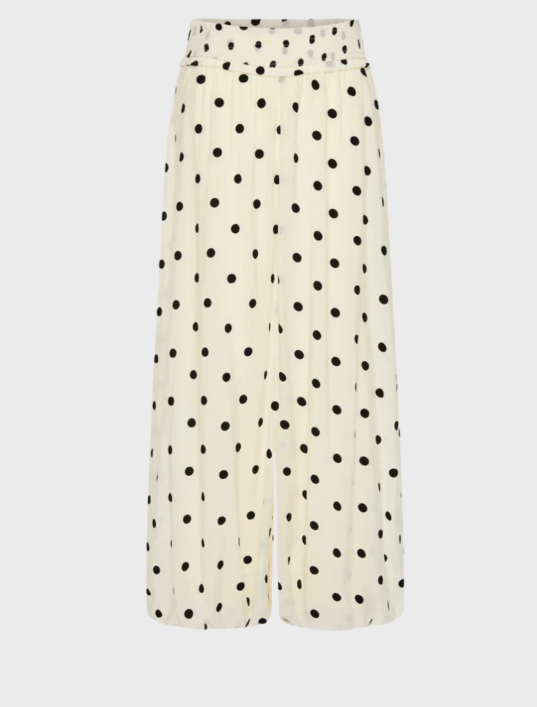 Featuring a unique Heirloom Dot texture, the Willow Pant offers a stylish balloon shape that narrows at the ankle for relaxed elegance.